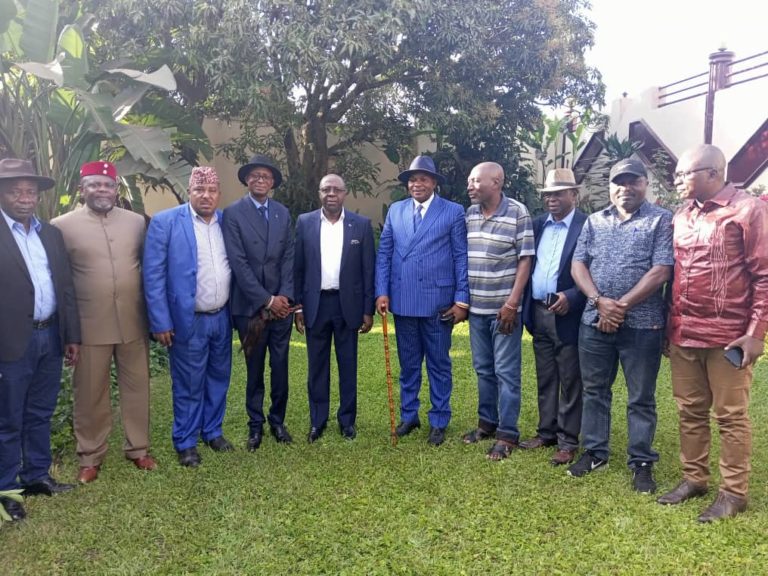 Grand Katanga : chez le Ministre d’État Christian Mwando, les chefs coutumiers s’imprègnent du PDL des 145 Territoires