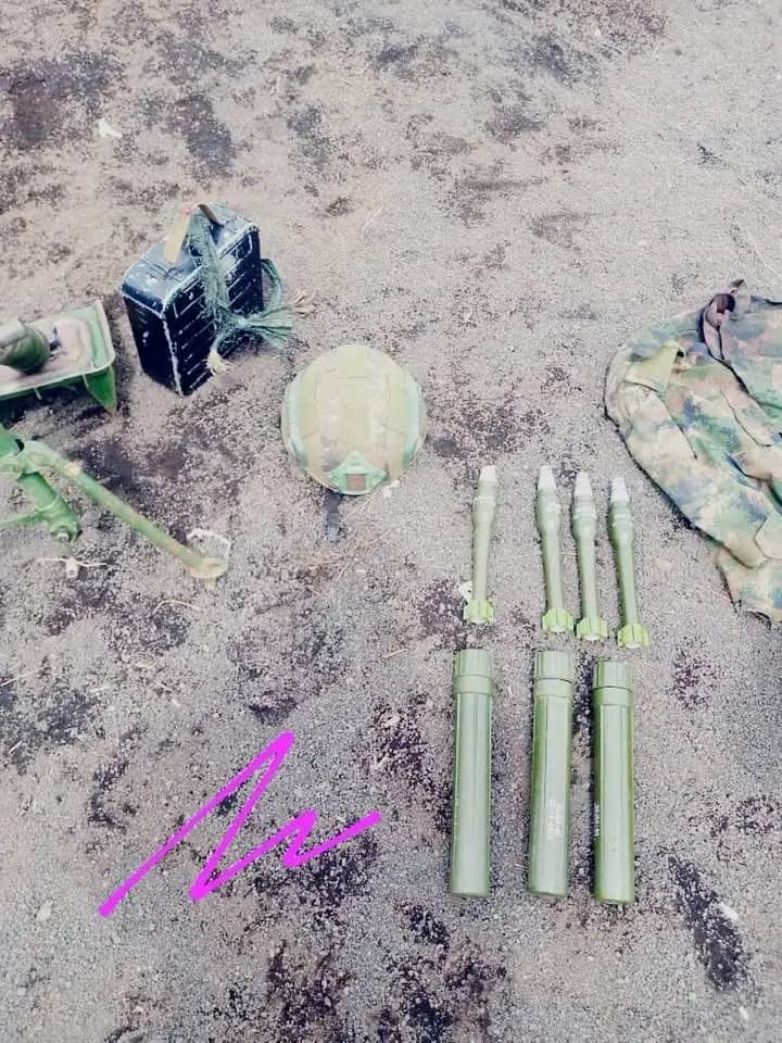 Incursion des rebelles M23 à Kibumba : munitions, armes, tenues de l’armée Rwandaise abandonnées